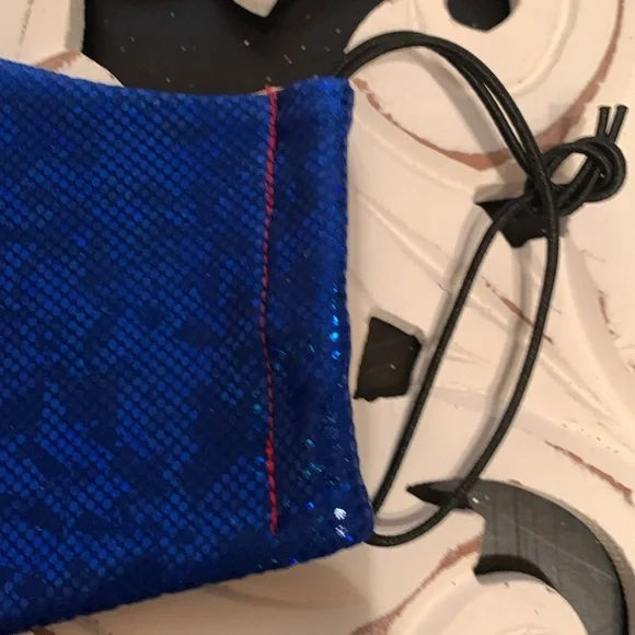 Handmade Red and Blue Shimmer Harley Quinn Mask NWOT - Picture 3 of 4